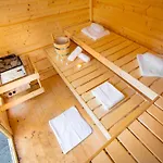 Haltestelle - Sauna & Whirlpool