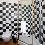 Haltestelle - Sauna & Whirlpool Tatil Evi *